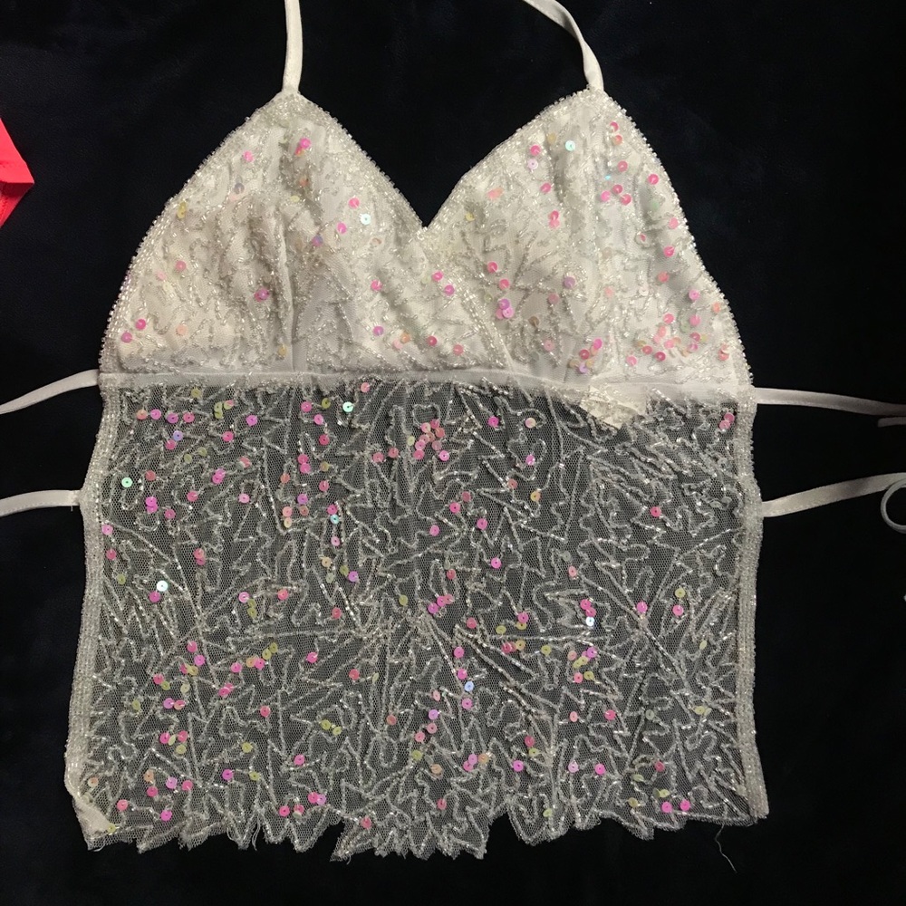 Oh yes M white beaded tie top